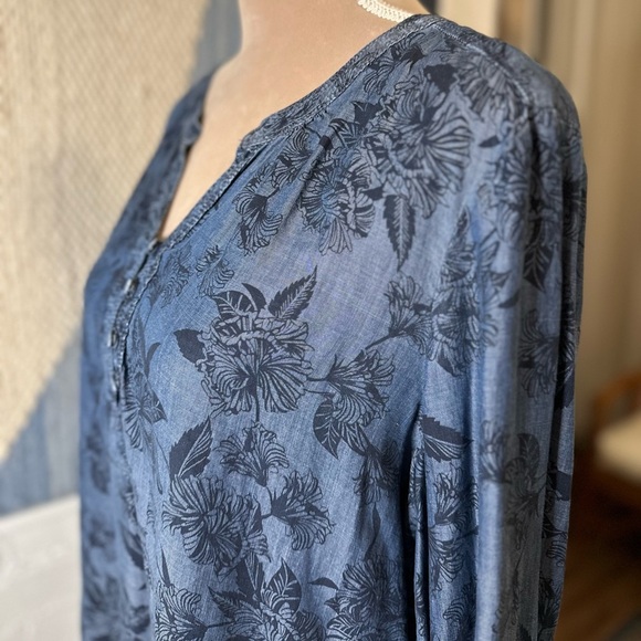 Liz Claiborne 100% Lyocell Dark Blue Floral Shirt with Balloon Sleeves - Picture 7 of 9